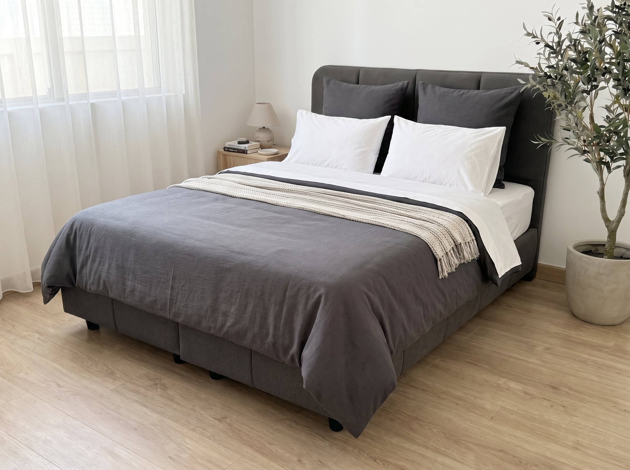 Lit coffre Nova 140×190, Tissu gris anthracite, tête capitonnée & rangement (matelas inclus)