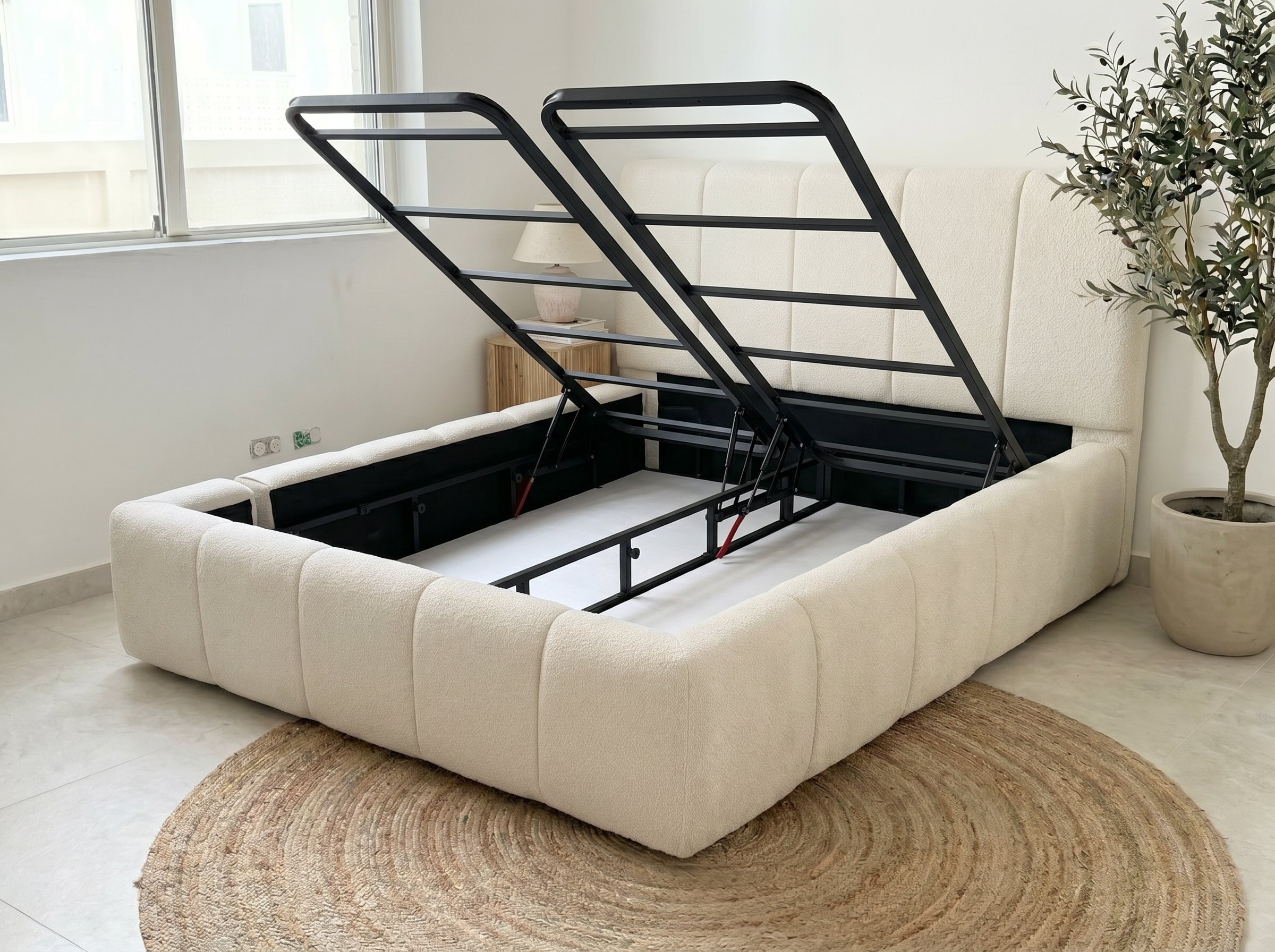 Lit coffre Bubble, Bouclé crème, sommier relevable & rangement (matelas 32 cm inclus)